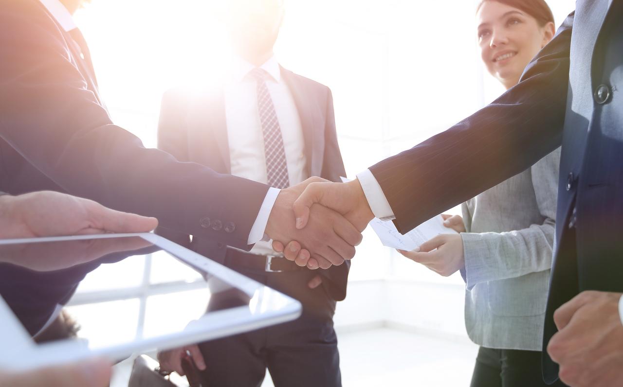 Business_deal_handshake