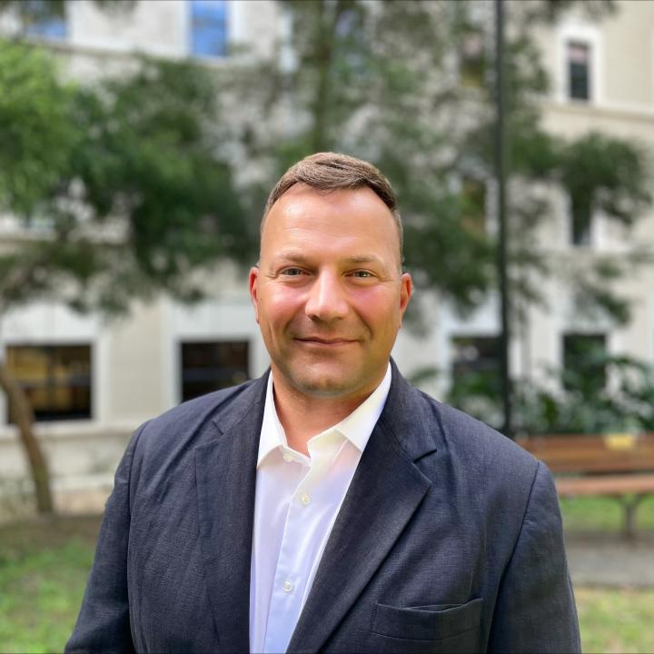 Professional portrait image of Dr Thomas Sigler